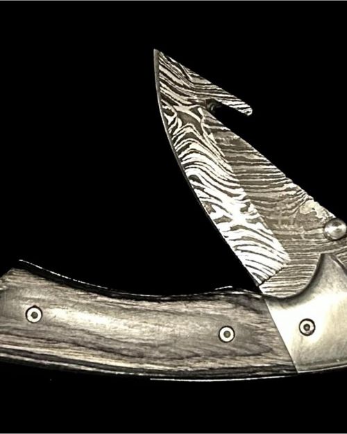Gut Hook pocket knife
