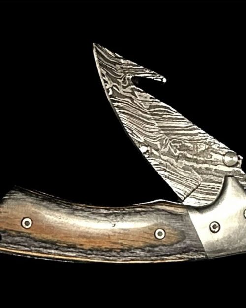Gut Hook pocket knife