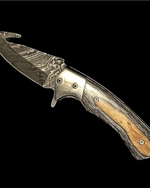 Gut Hook pocket knife