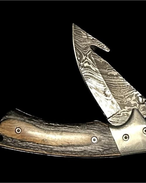 Gut Hook pocket knife