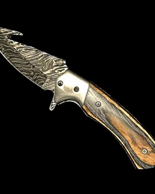 Gut Hook pocket knife
