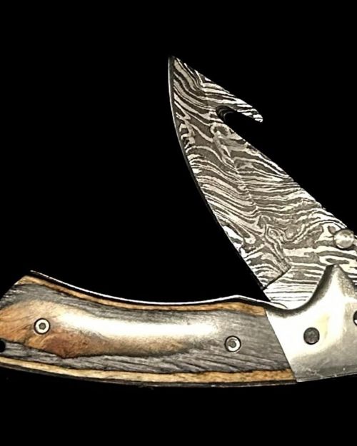 Gut Hook pocket knife