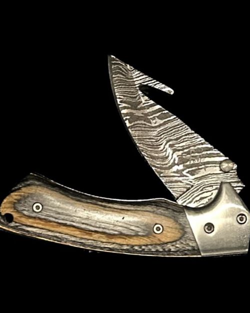 Gut Hook pocket knife