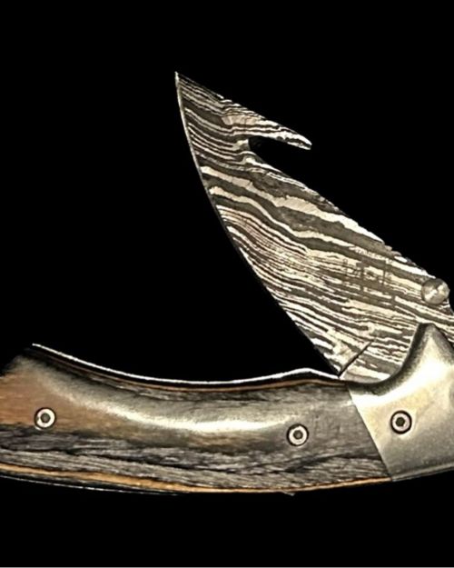 Gut Hook pocket knife
